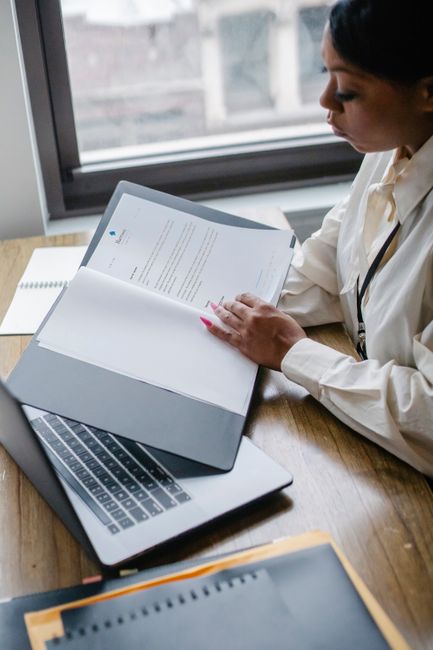 Editorial fact-checking workflow Перевірка джерел показує, чому ai powered writing assistant потребує QA перед SEO публікацією