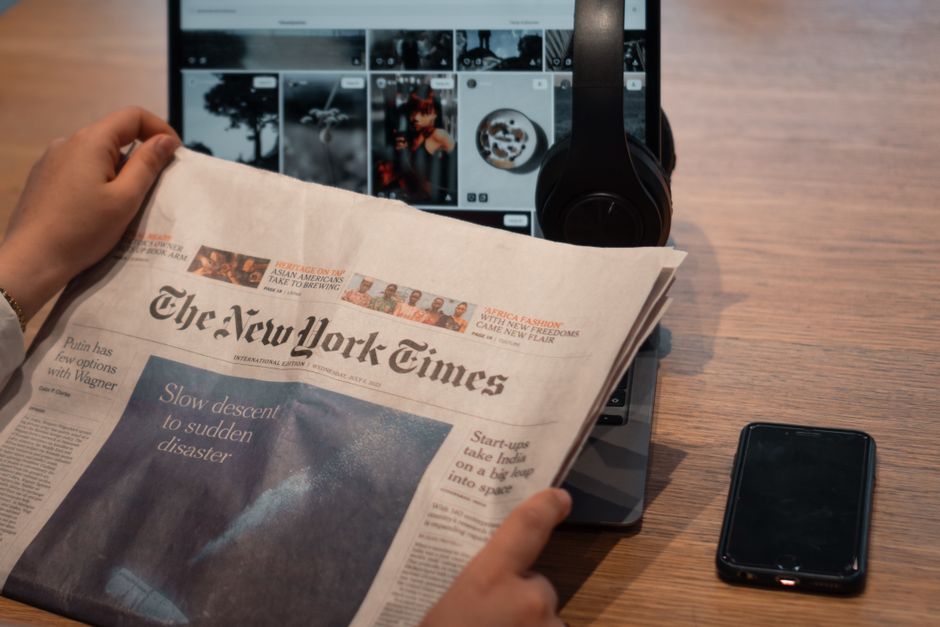 Readability Across Devices Responsive reading layout showing rewrite ai content with short paragraphs and clear headings