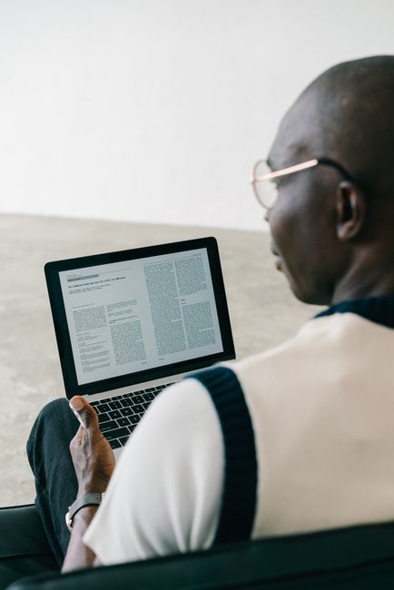 SEO editor reviewing ai translator output for tone entities and keyword intent