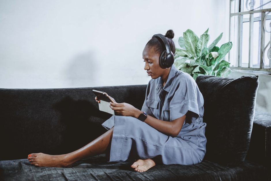Listening While Reading Читач поєднує текст і ai text to speech для довшого та комфортнішого споживання статті