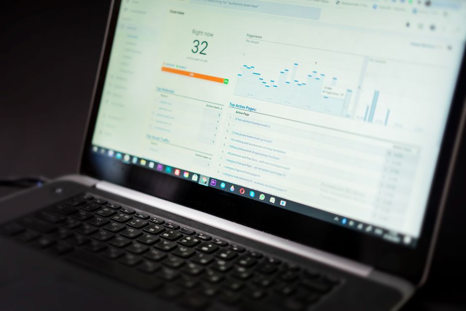 Keyword clustering workflow Екран із keyword research показує, чого не бачить Grammarly AI writer без кластеризації