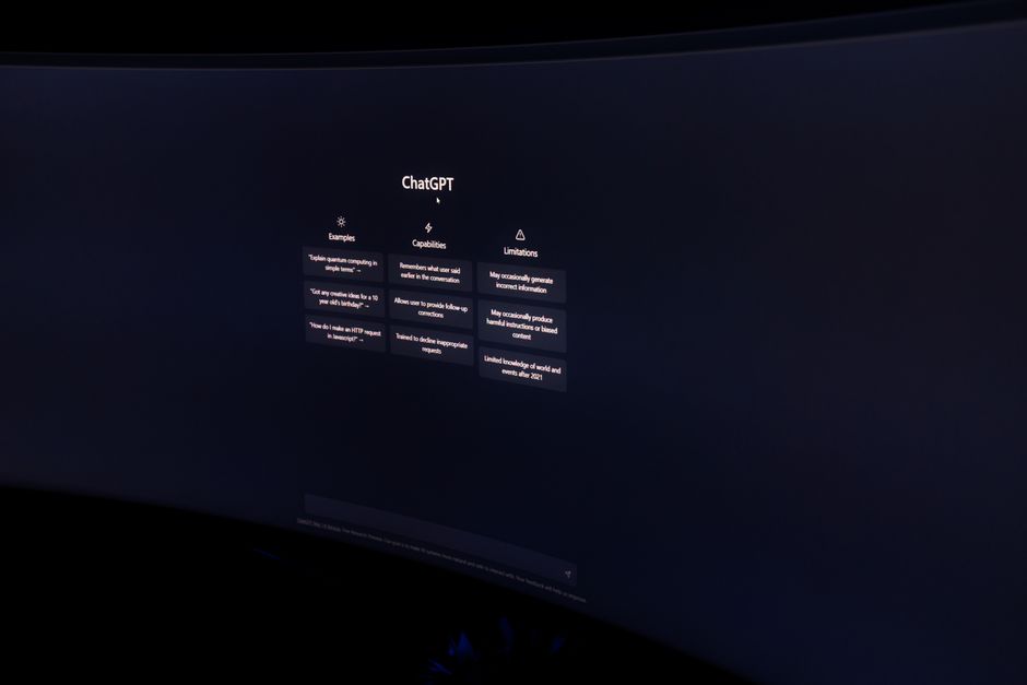 Prompt to Content Brief AI assistant expanding a random themes generator prompt into a structured SEO content brief